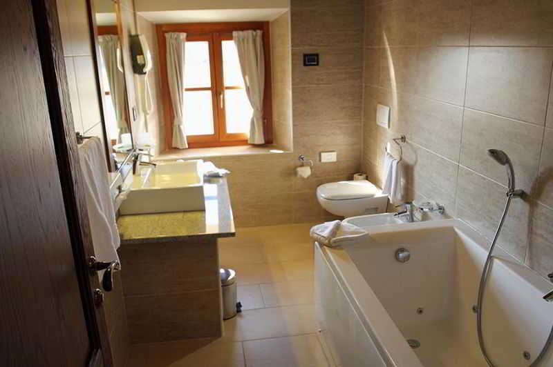 Hotel Cascina Canova Uggiate Eksteriør bilde