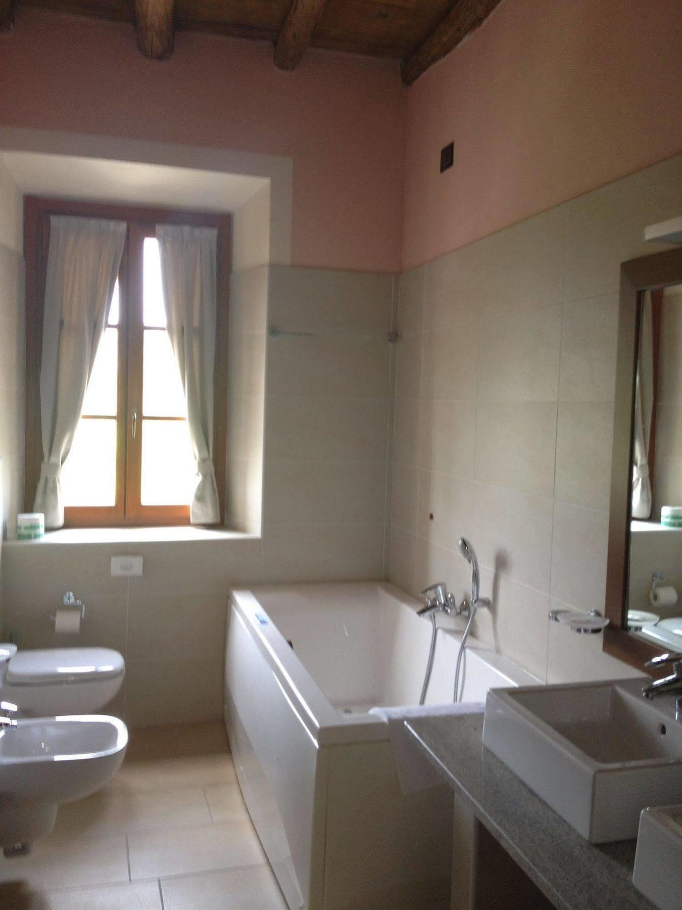 Hotel Cascina Canova Uggiate Eksteriør bilde