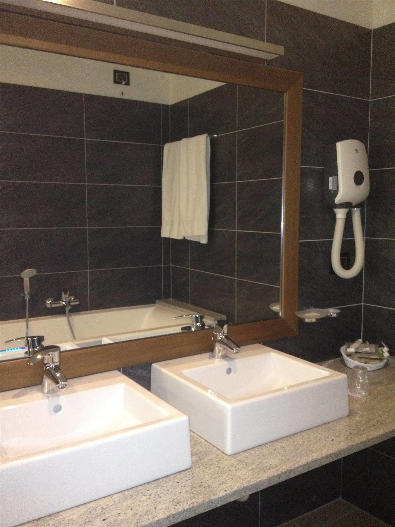 Hotel Cascina Canova Uggiate Eksteriør bilde