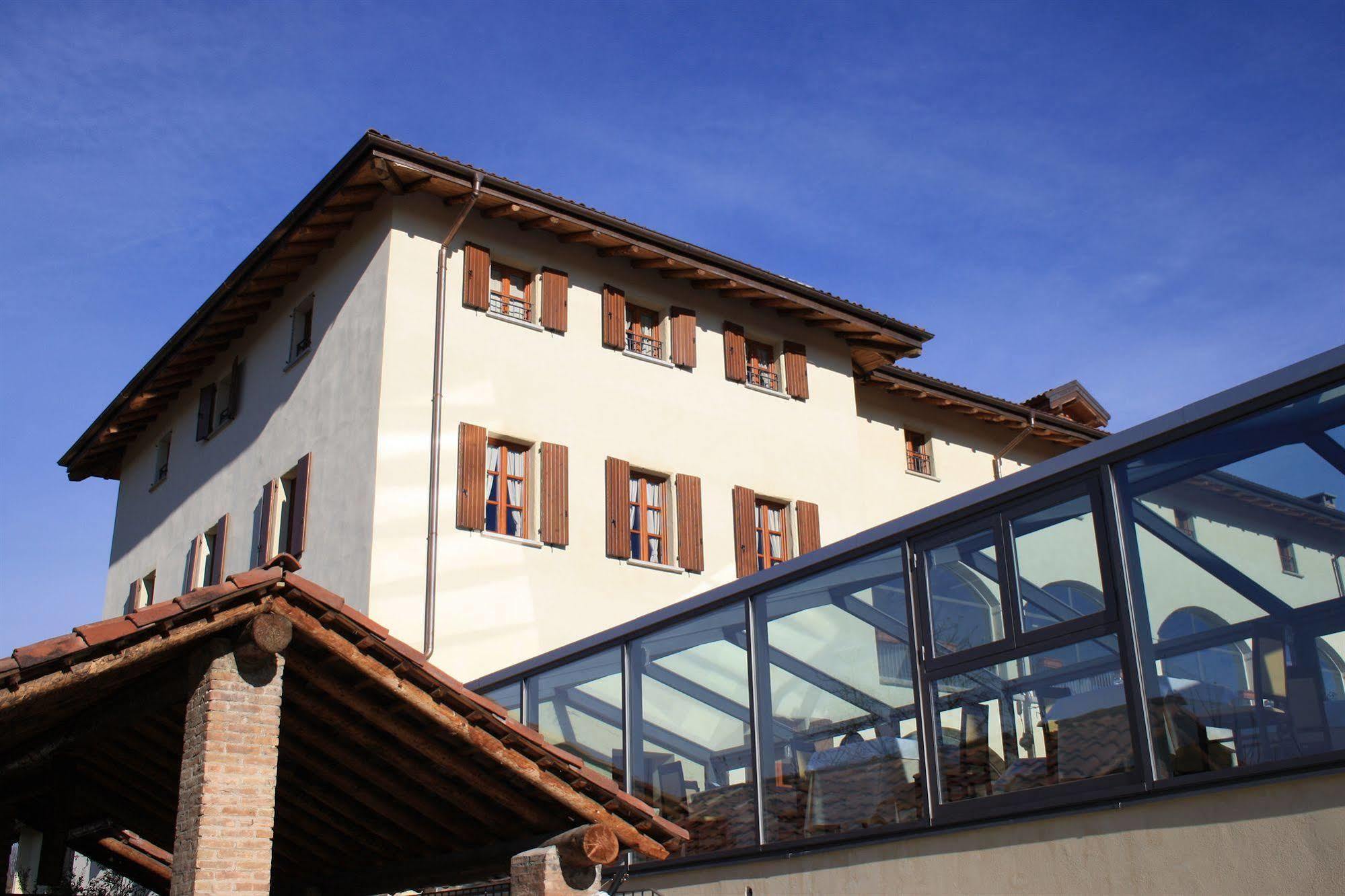 Hotel Cascina Canova Uggiate Eksteriør bilde